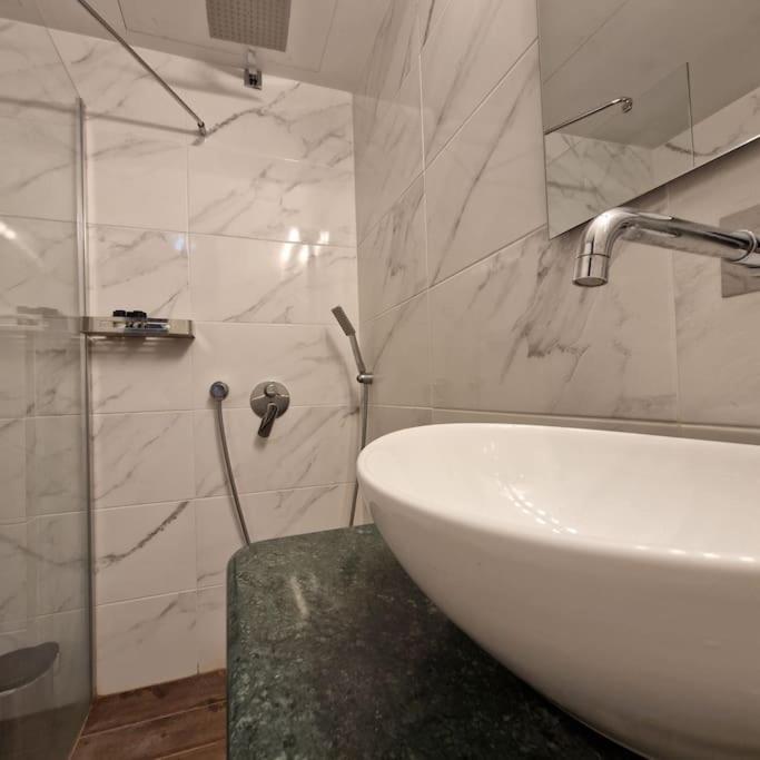 Apartment Chic Near Acropolis - Avdi Square *