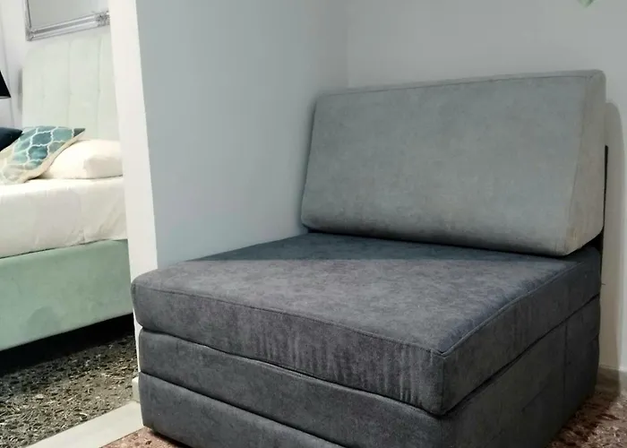 Chic Apt Near Acropolis - Avdi Square